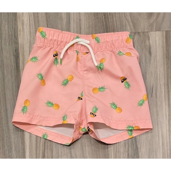 Old Navy Pink and Yellow Pineapple Print Shorts Size 12-18 Months - Picture 1 of 6